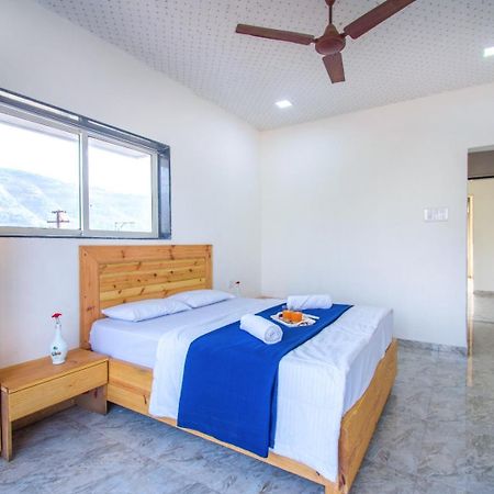 Empyrean Stay Ll 6Bhk Ll Royal Bramha Palace Ll Pvt Pool Ll Lonavala Buitenkant foto