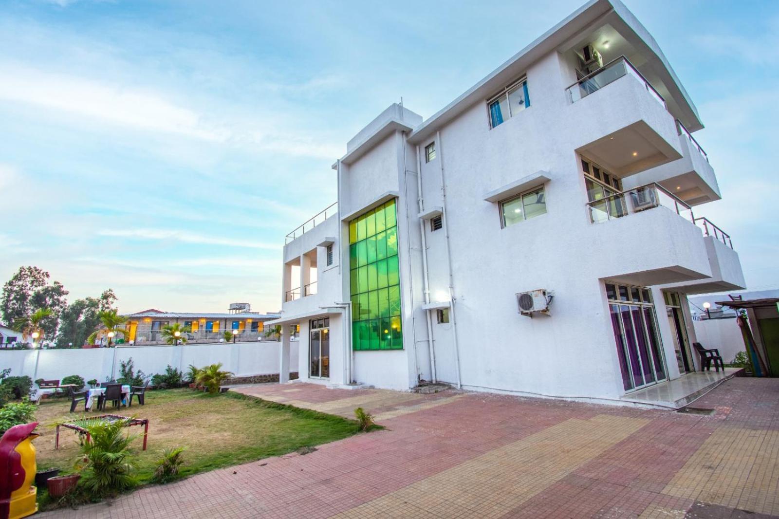 Empyrean Stay Ll 6Bhk Ll Royal Bramha Palace Ll Pvt Pool Ll Lonavala Buitenkant foto