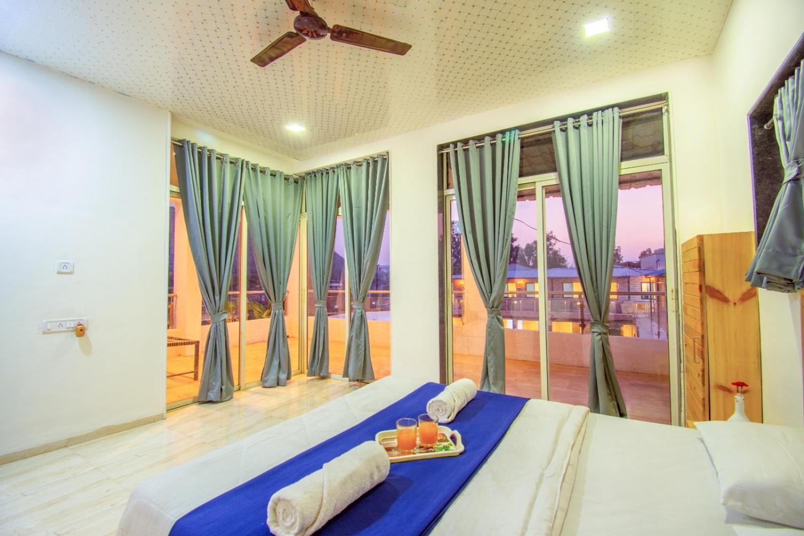 Empyrean Stay Ll 6Bhk Ll Royal Bramha Palace Ll Pvt Pool Ll Lonavala Buitenkant foto